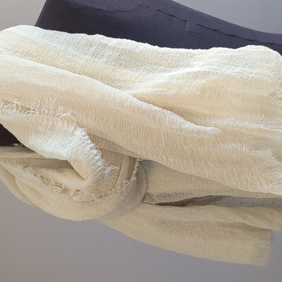 NWT - TREASURE & BOND Ivory Dove Scarf - Picture 3 of 5